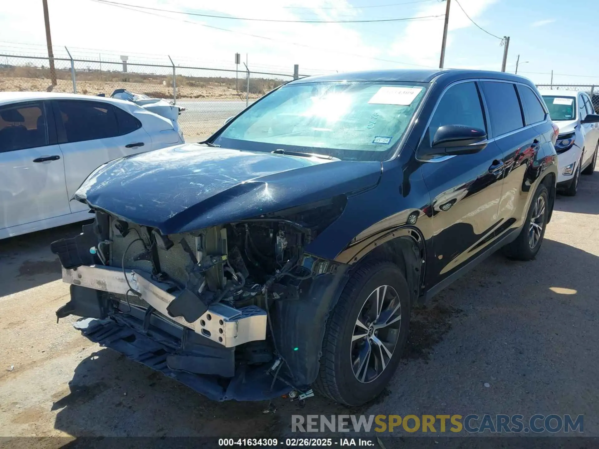 2 Photograph of a damaged car 5TDZARFH5KS060331 TOYOTA HIGHLANDER 2019