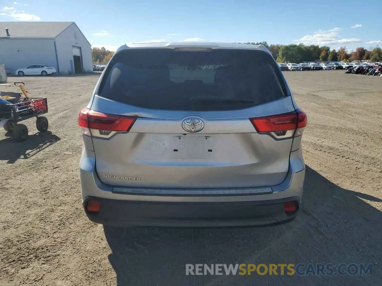 6 Photograph of a damaged car 5TDZARFH5KS061110 TOYOTA HIGHLANDER 2019
