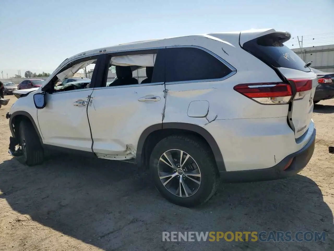 2 Photograph of a damaged car 5TDZARFH6KS042243 TOYOTA HIGHLANDER 2019