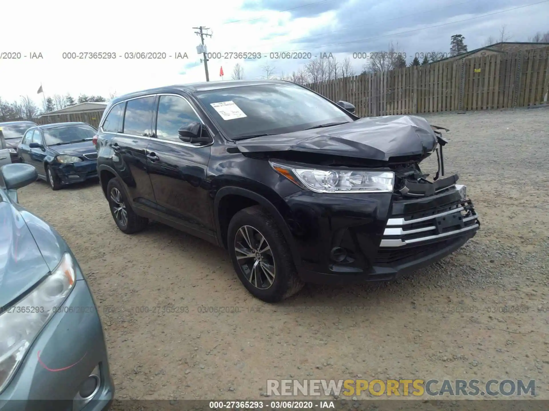 1 Photograph of a damaged car 5TDZARFH6KS042677 TOYOTA HIGHLANDER 2019