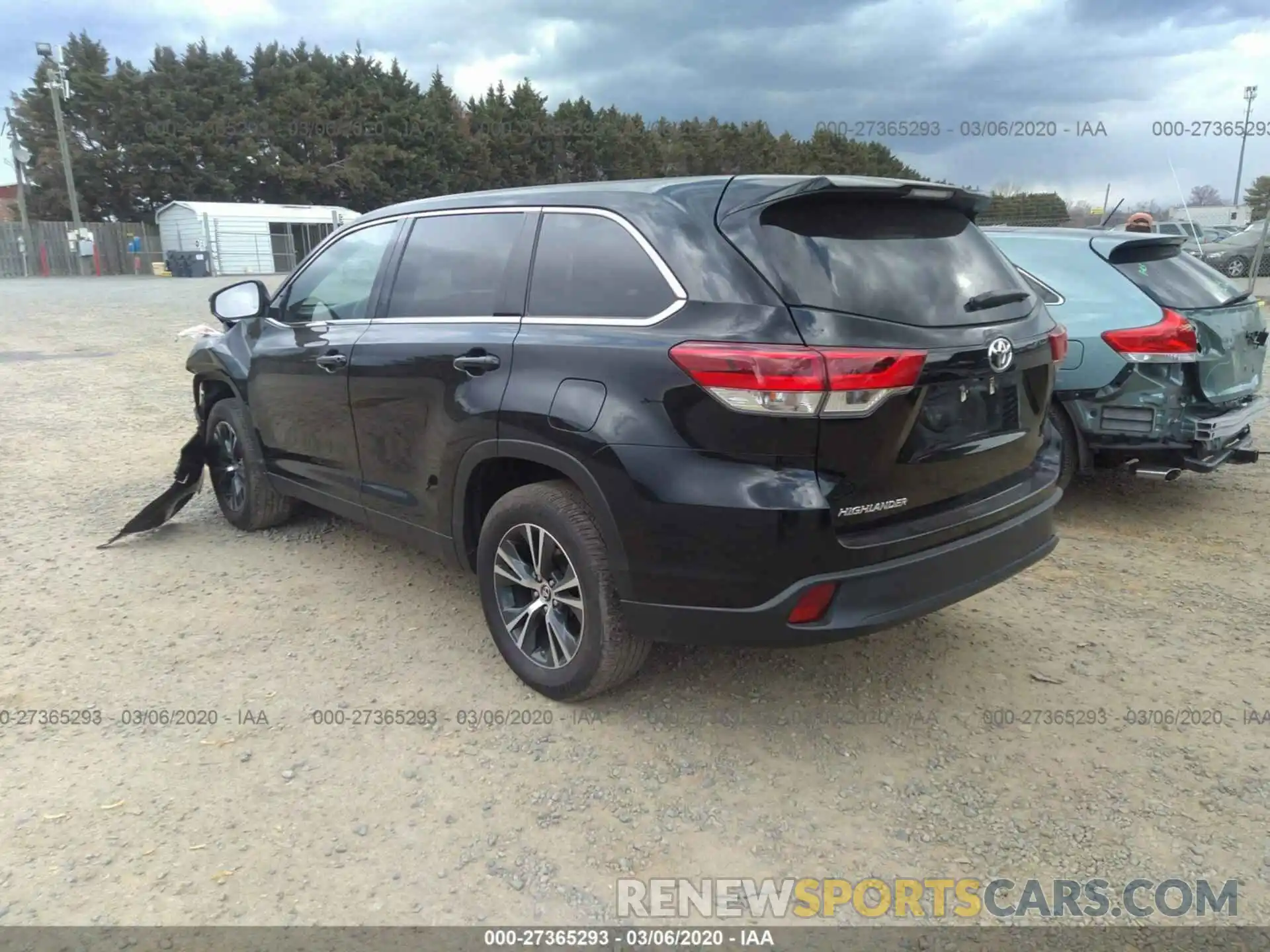 3 Photograph of a damaged car 5TDZARFH6KS042677 TOYOTA HIGHLANDER 2019