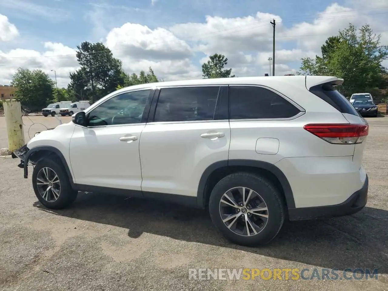 2 Photograph of a damaged car 5TDZARFH6KS042906 TOYOTA HIGHLANDER 2019