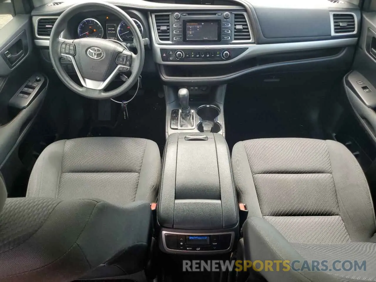 8 Photograph of a damaged car 5TDZARFH6KS042906 TOYOTA HIGHLANDER 2019