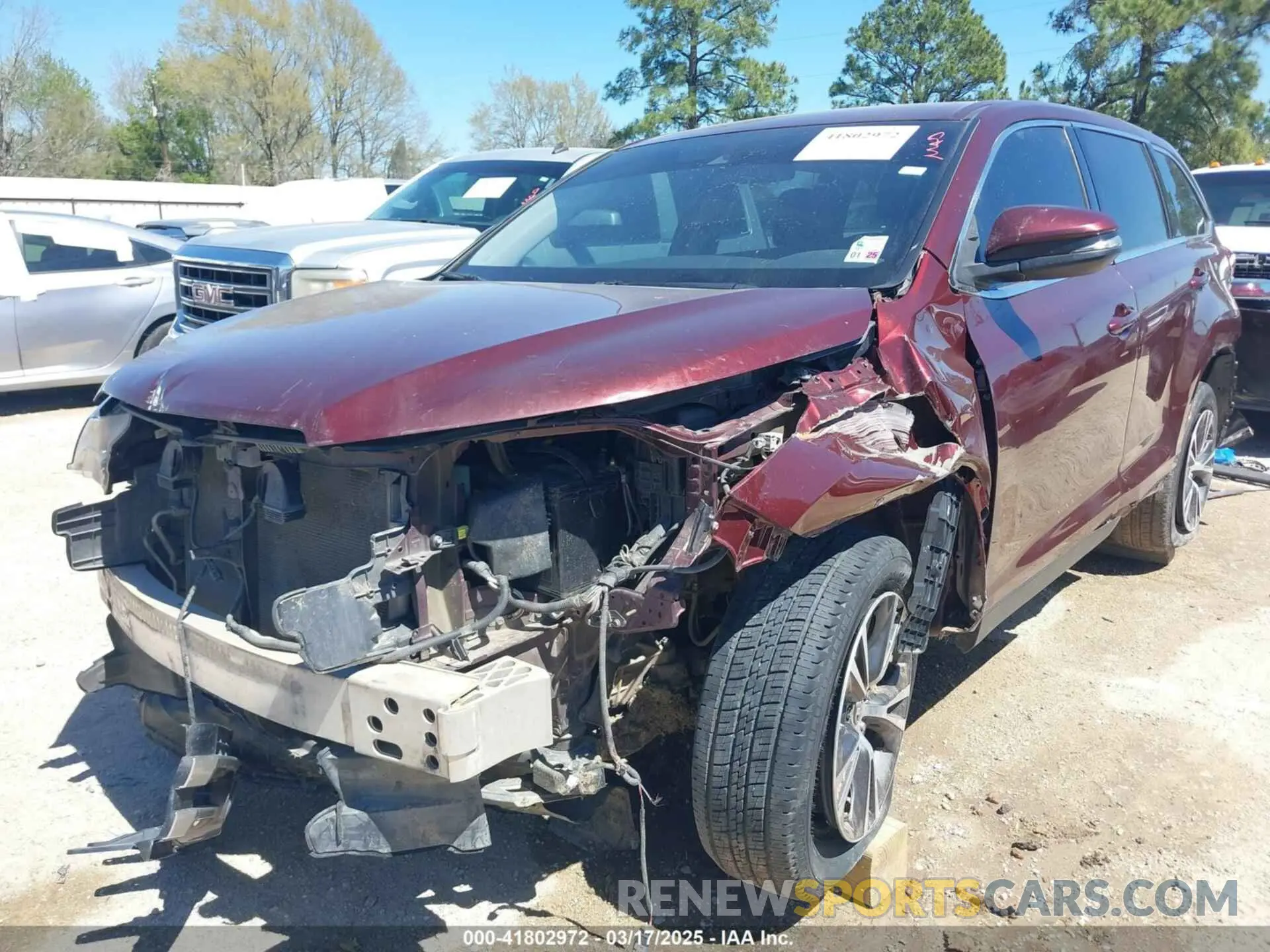 6 Photograph of a damaged car 5TDZARFH6KS043814 TOYOTA HIGHLANDER 2019