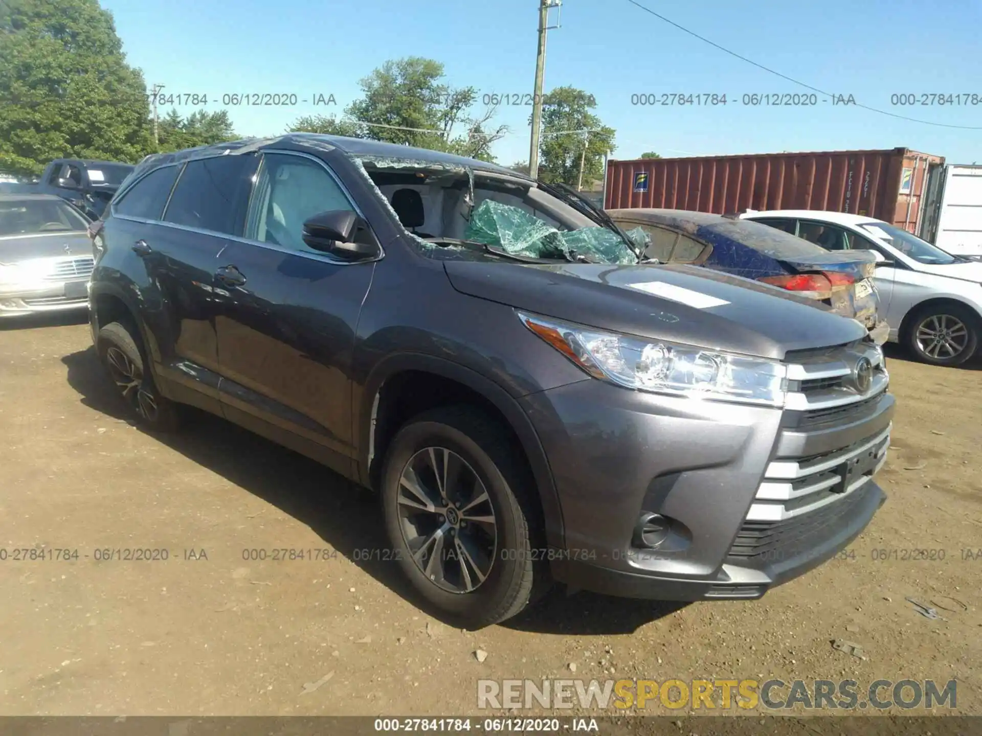 1 Photograph of a damaged car 5TDZARFH6KS043912 TOYOTA HIGHLANDER 2019