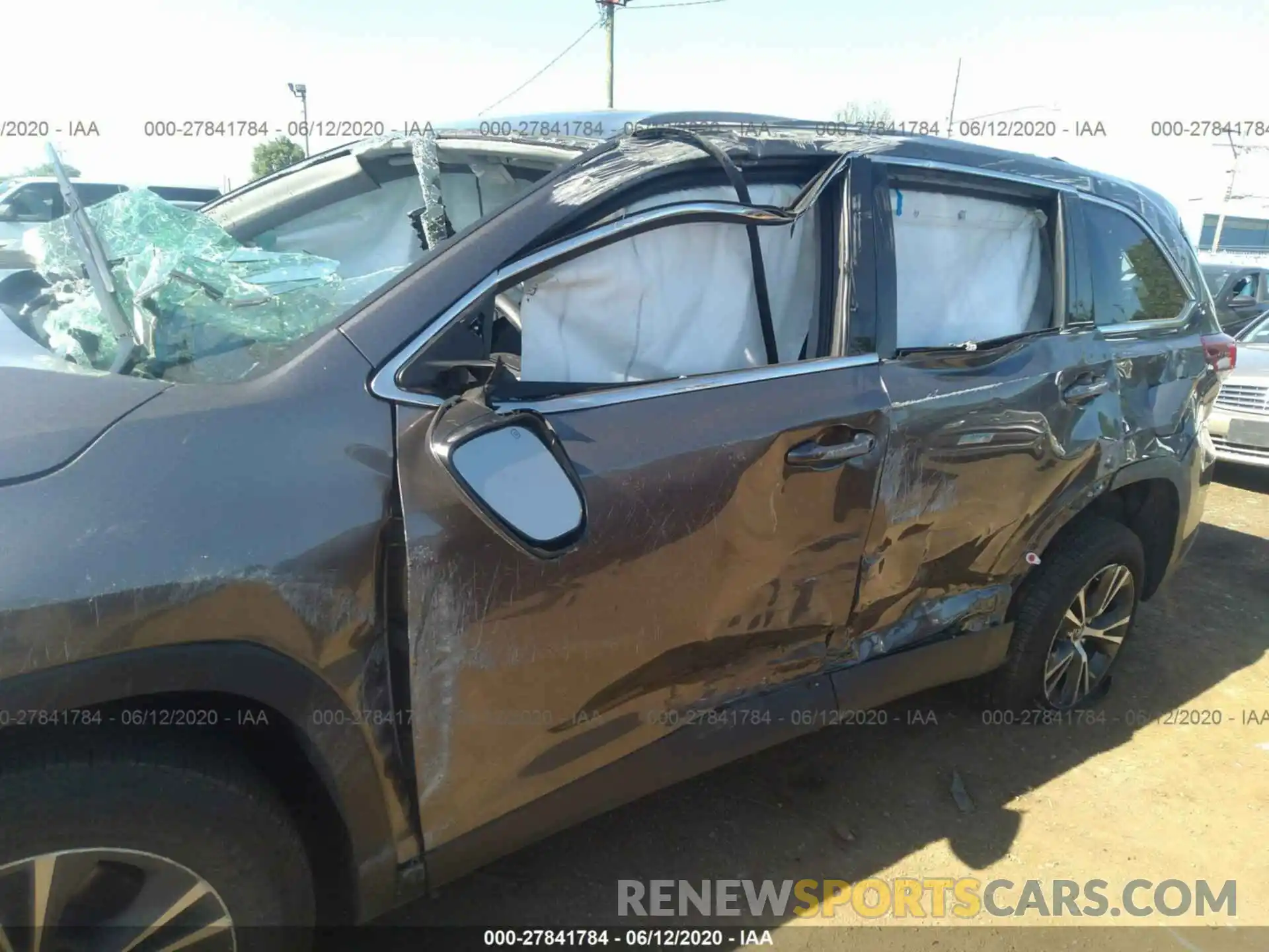 6 Photograph of a damaged car 5TDZARFH6KS043912 TOYOTA HIGHLANDER 2019