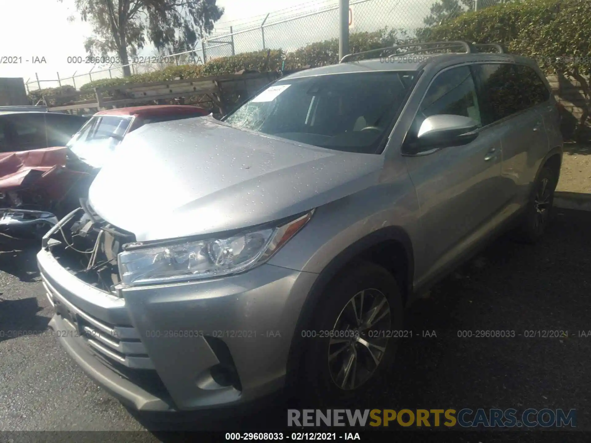 2 Photograph of a damaged car 5TDZARFH6KS043943 TOYOTA HIGHLANDER 2019