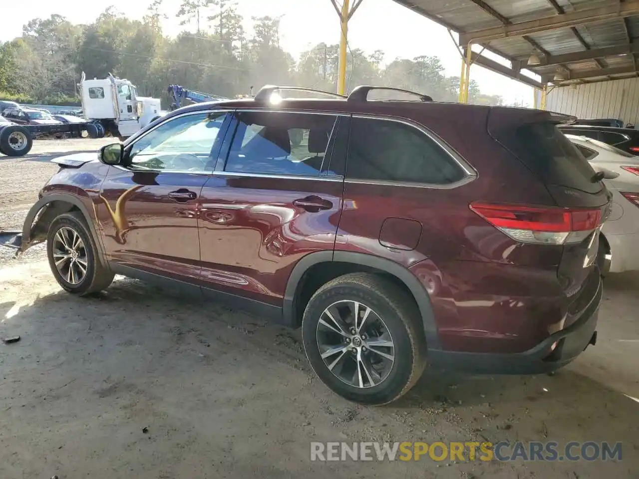 2 Photograph of a damaged car 5TDZARFH6KS044820 TOYOTA HIGHLANDER 2019