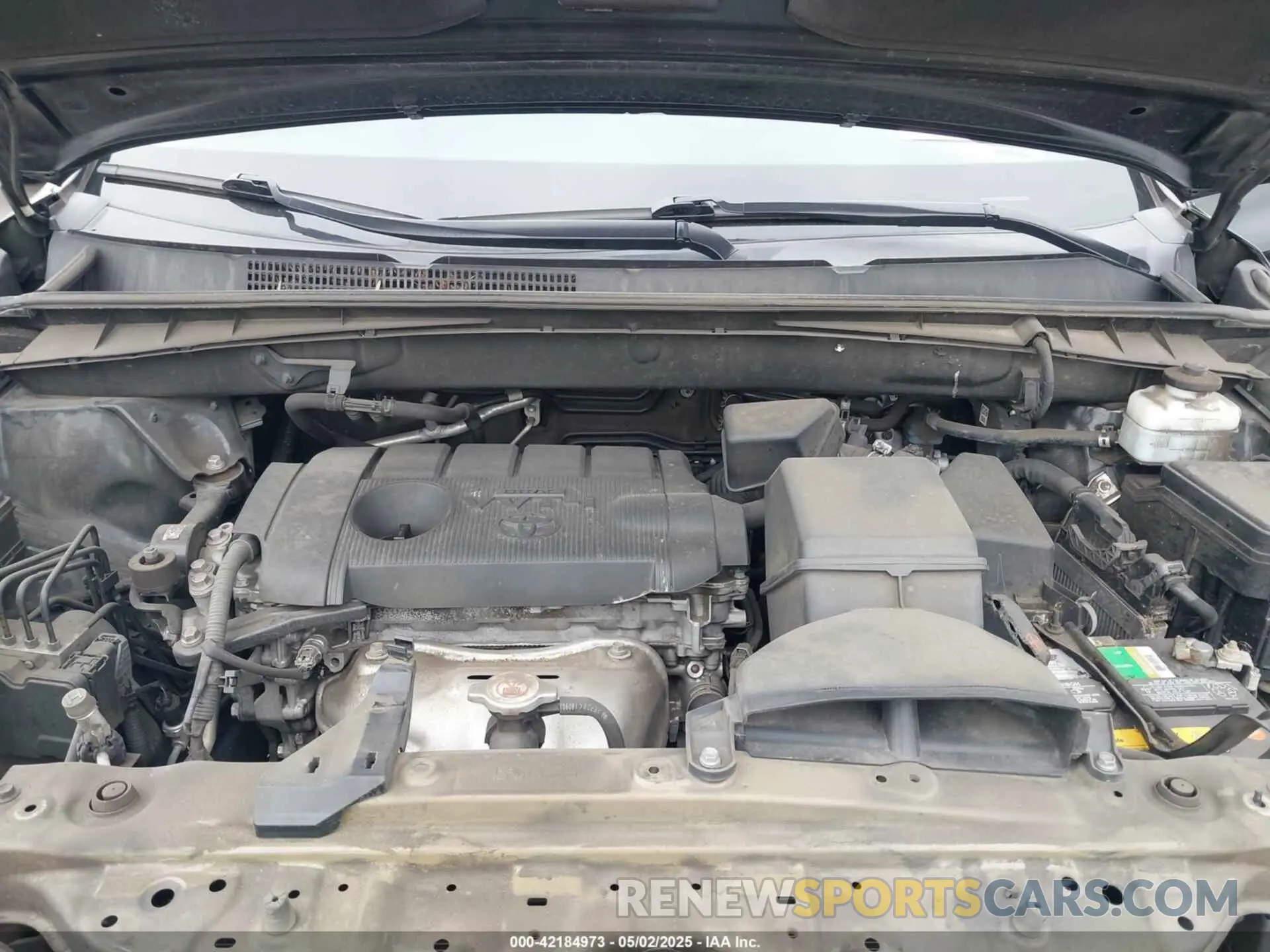 10 Photograph of a damaged car 5TDZARFH6KS046423 TOYOTA HIGHLANDER 2019