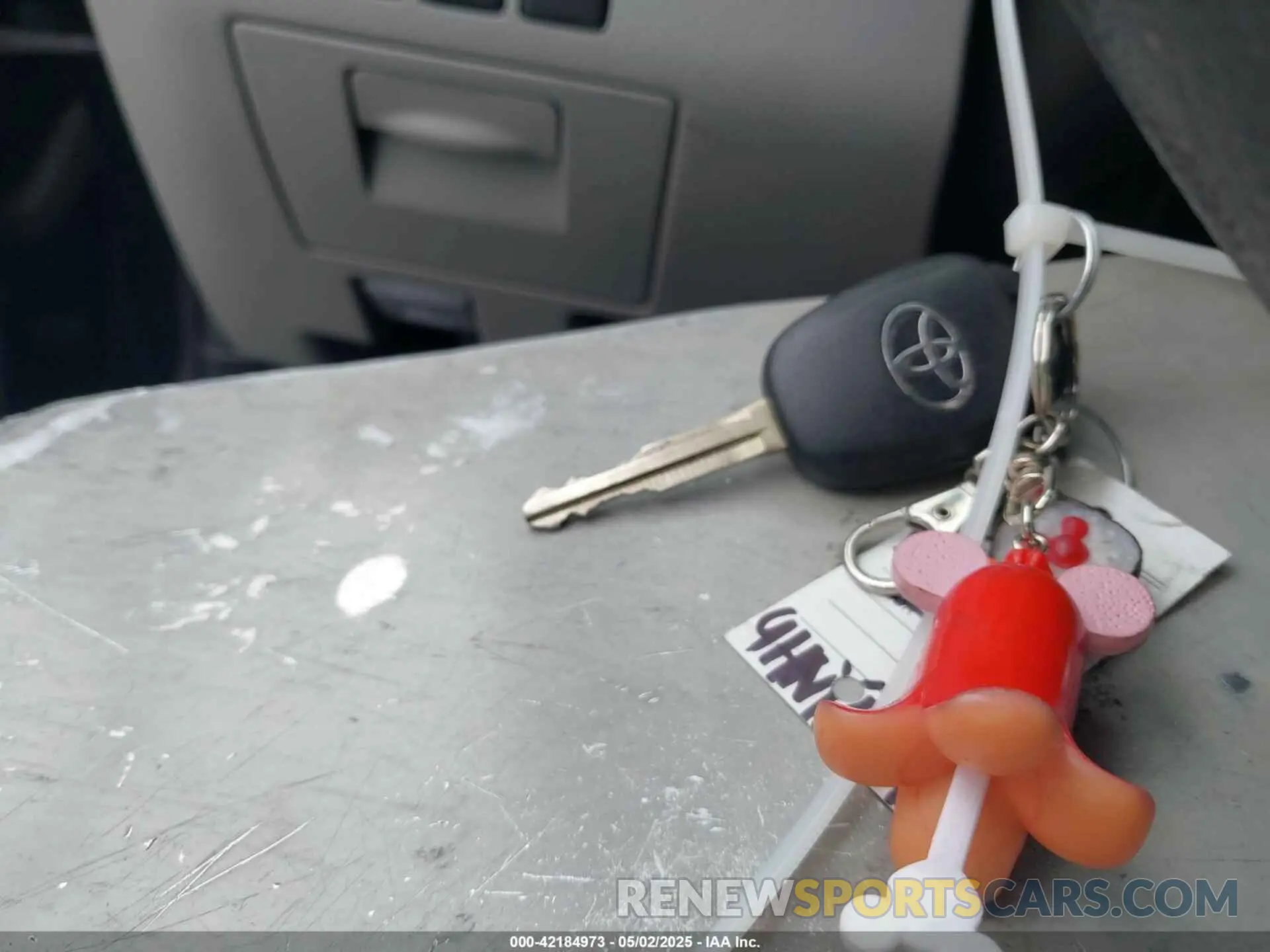 11 Photograph of a damaged car 5TDZARFH6KS046423 TOYOTA HIGHLANDER 2019