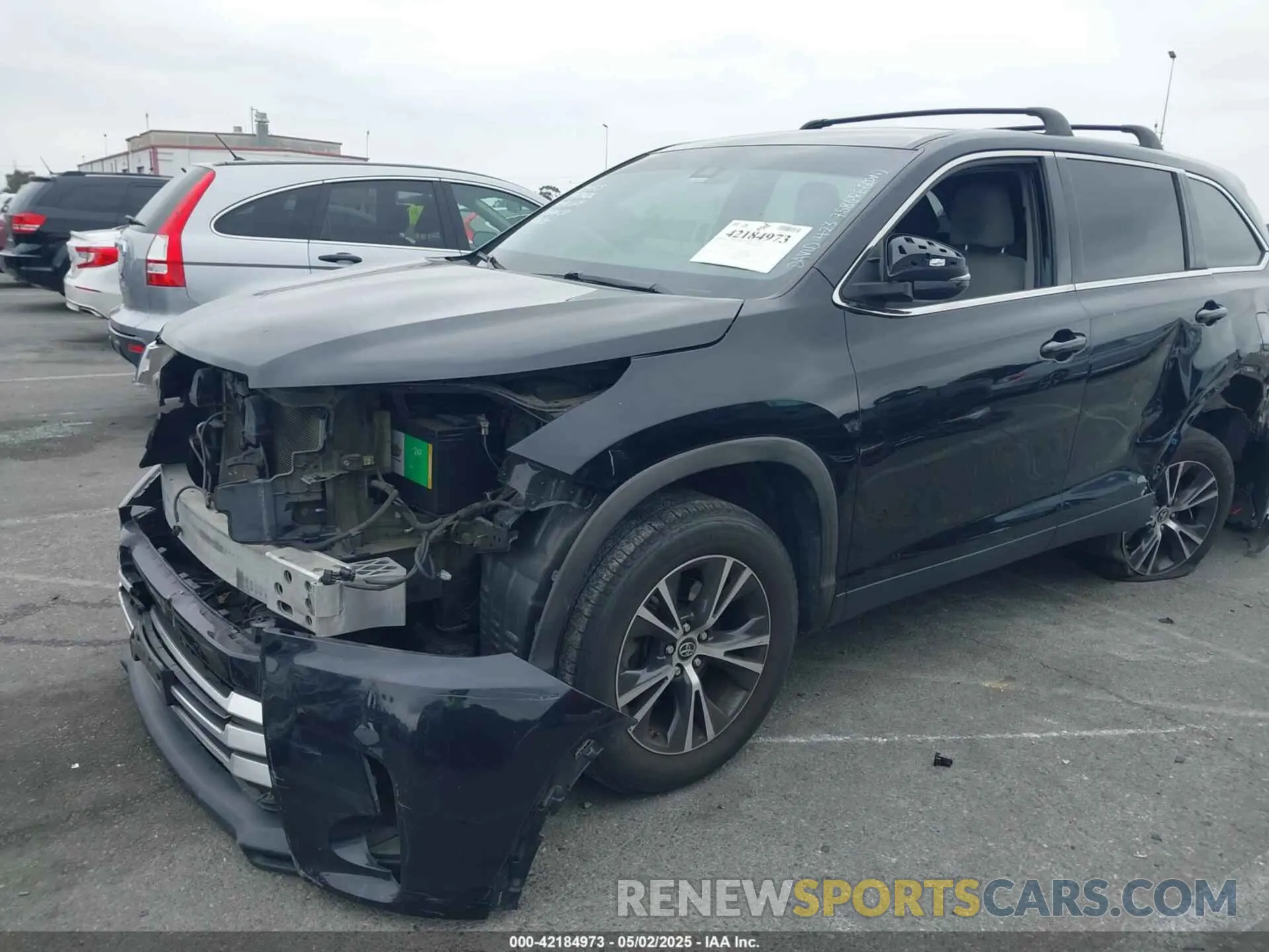 2 Photograph of a damaged car 5TDZARFH6KS046423 TOYOTA HIGHLANDER 2019