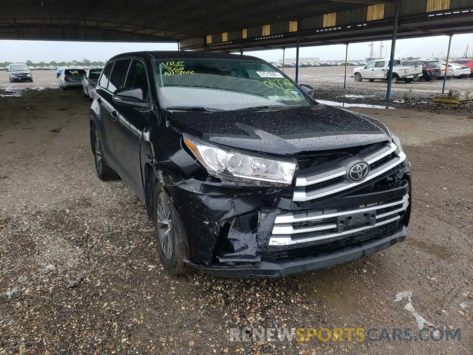 1 Photograph of a damaged car 5TDZARFH6KS047782 TOYOTA HIGHLANDER 2019