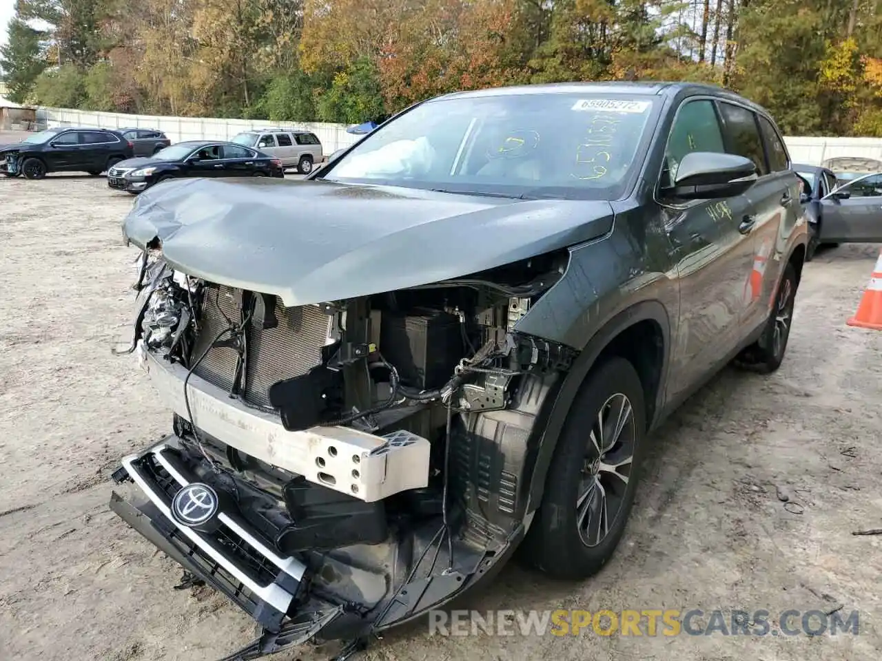 2 Photograph of a damaged car 5TDZARFH6KS047880 TOYOTA HIGHLANDER 2019