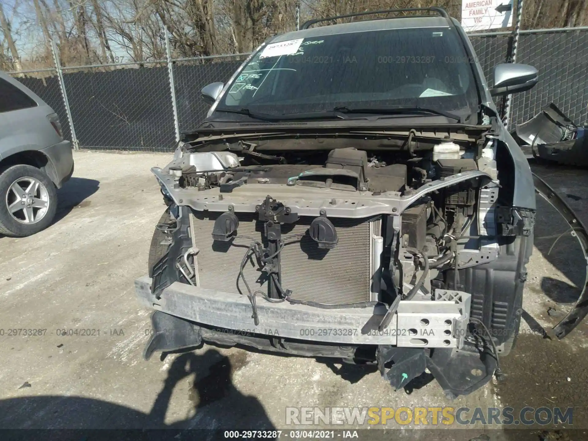 6 Photograph of a damaged car 5TDZARFH6KS048656 TOYOTA HIGHLANDER 2019