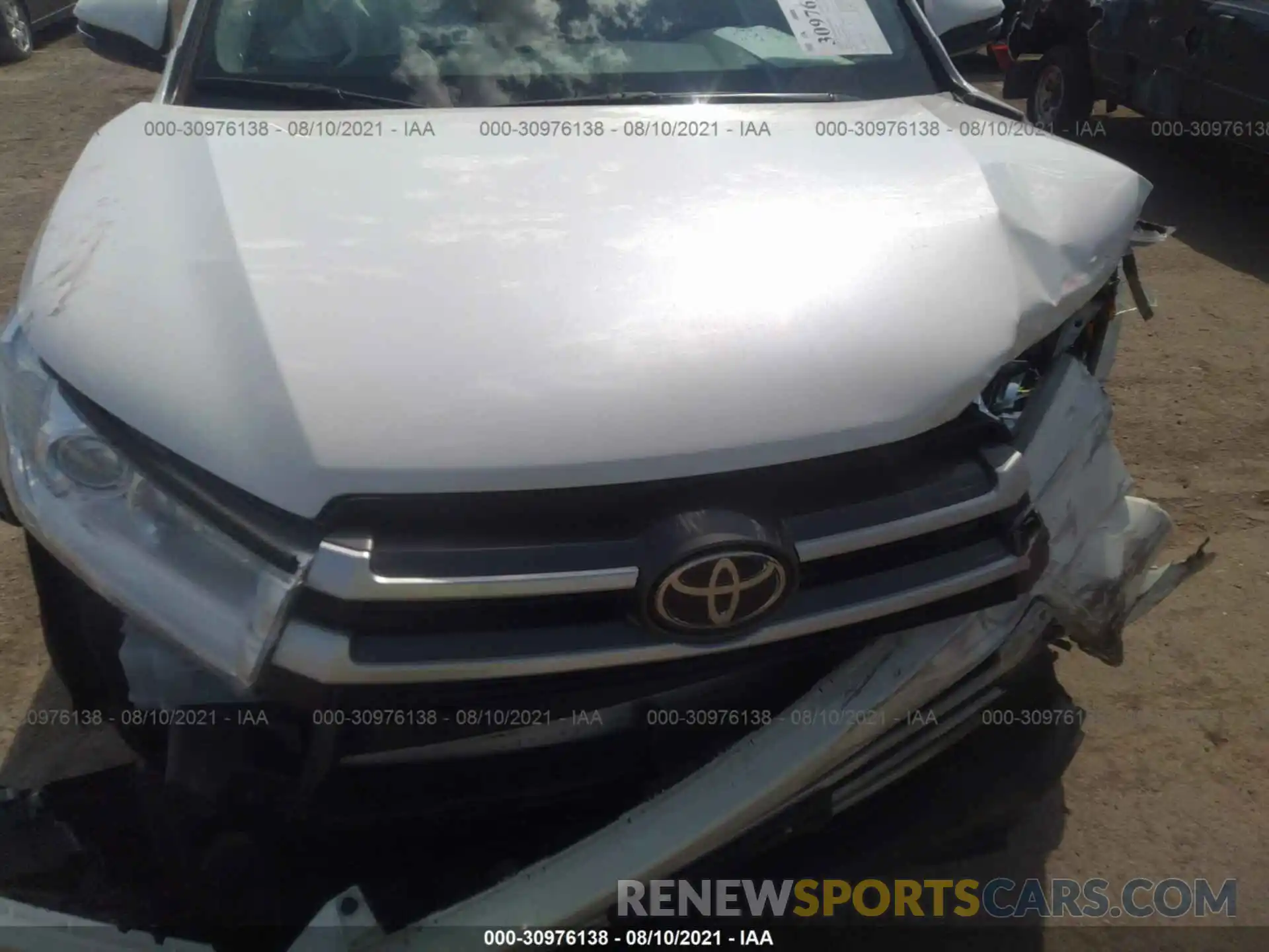 10 Photograph of a damaged car 5TDZARFH6KS051850 TOYOTA HIGHLANDER 2019