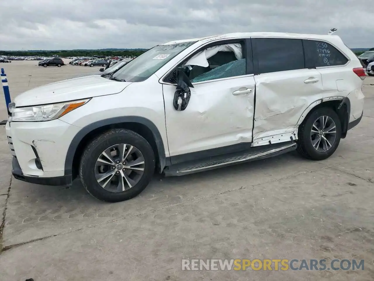 1 Photograph of a damaged car 5TDZARFH6KS051881 TOYOTA HIGHLANDER 2019