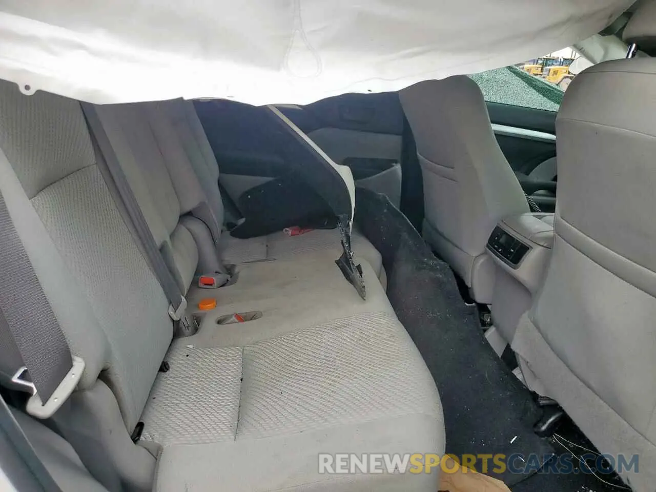 10 Photograph of a damaged car 5TDZARFH6KS051881 TOYOTA HIGHLANDER 2019