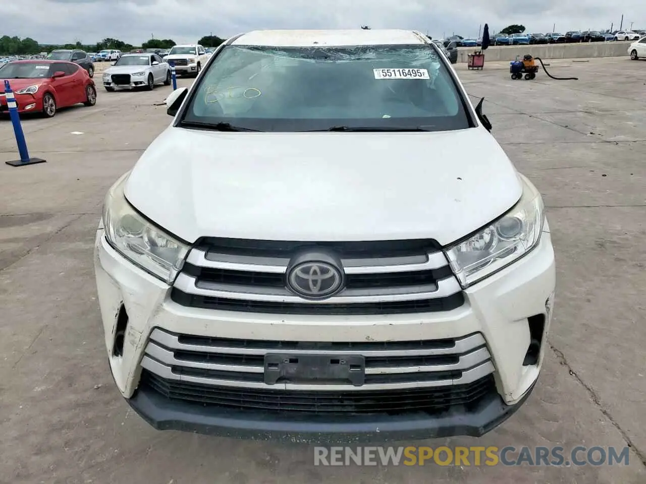 5 Photograph of a damaged car 5TDZARFH6KS051881 TOYOTA HIGHLANDER 2019