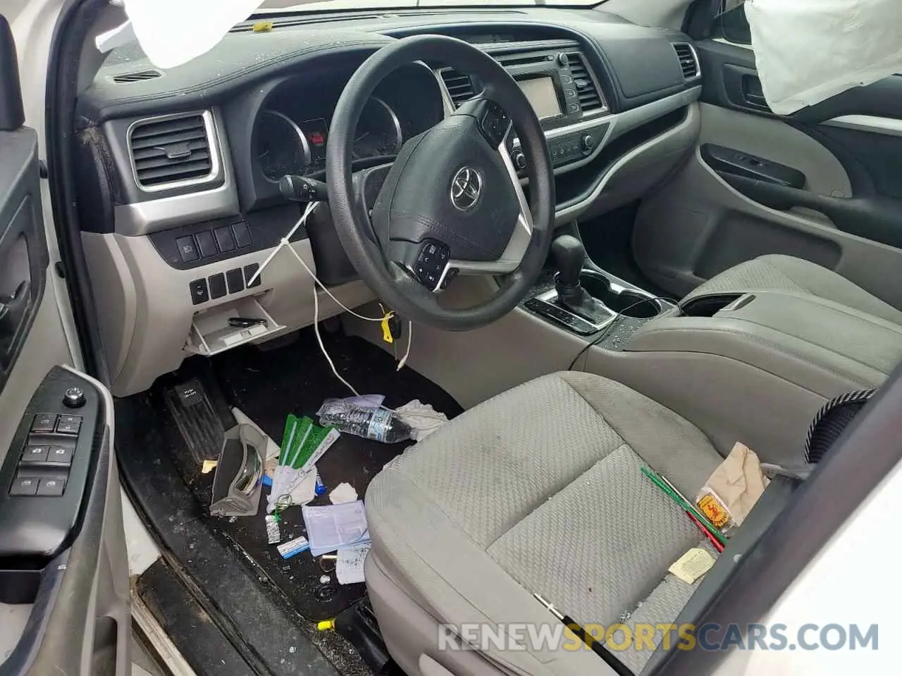 8 Photograph of a damaged car 5TDZARFH6KS051881 TOYOTA HIGHLANDER 2019