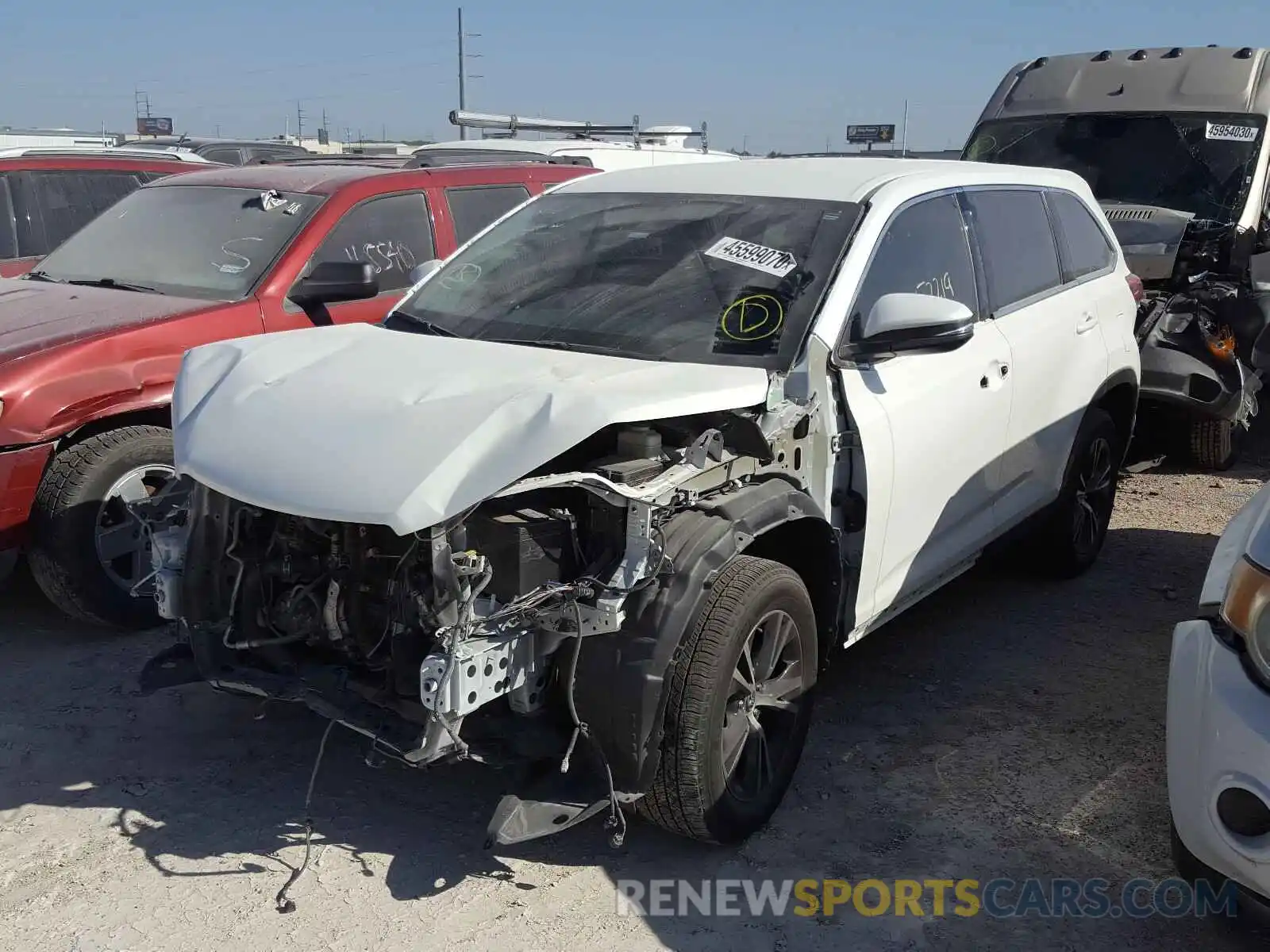 2 Photograph of a damaged car 5TDZARFH6KS054232 TOYOTA HIGHLANDER 2019