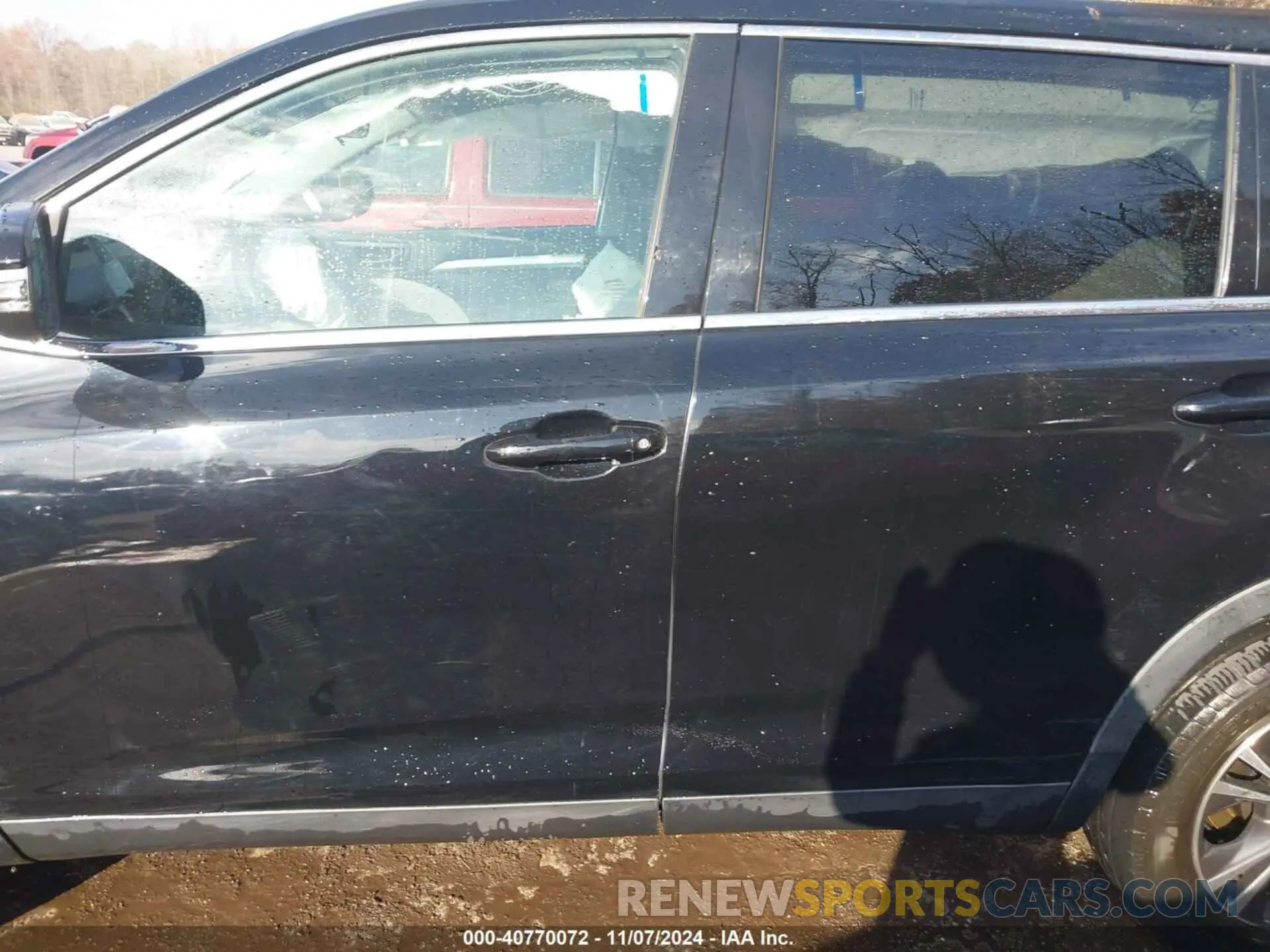 14 Photograph of a damaged car 5TDZARFH6KS057017 TOYOTA HIGHLANDER 2019