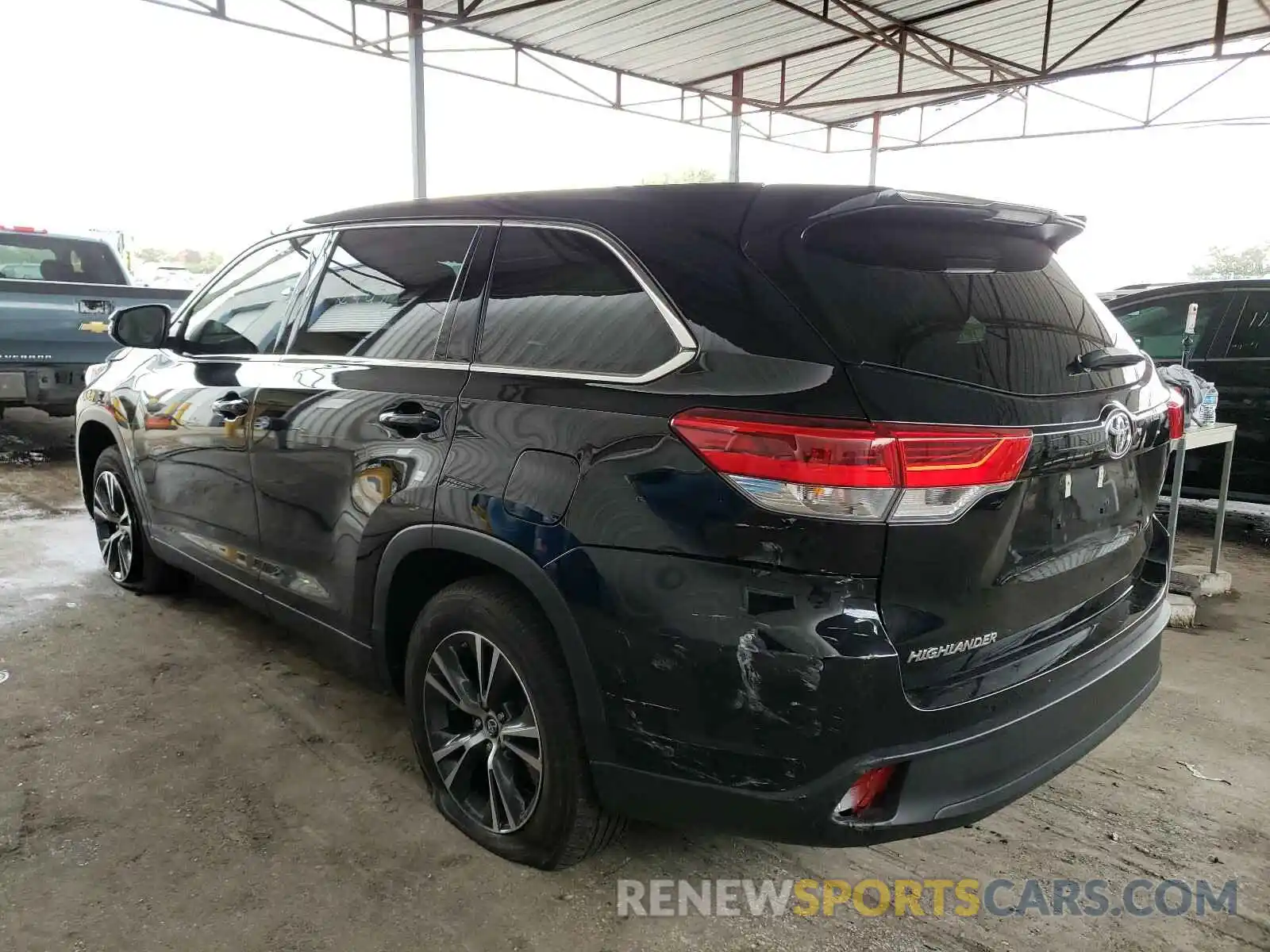 3 Photograph of a damaged car 5TDZARFH6KS059687 TOYOTA HIGHLANDER 2019