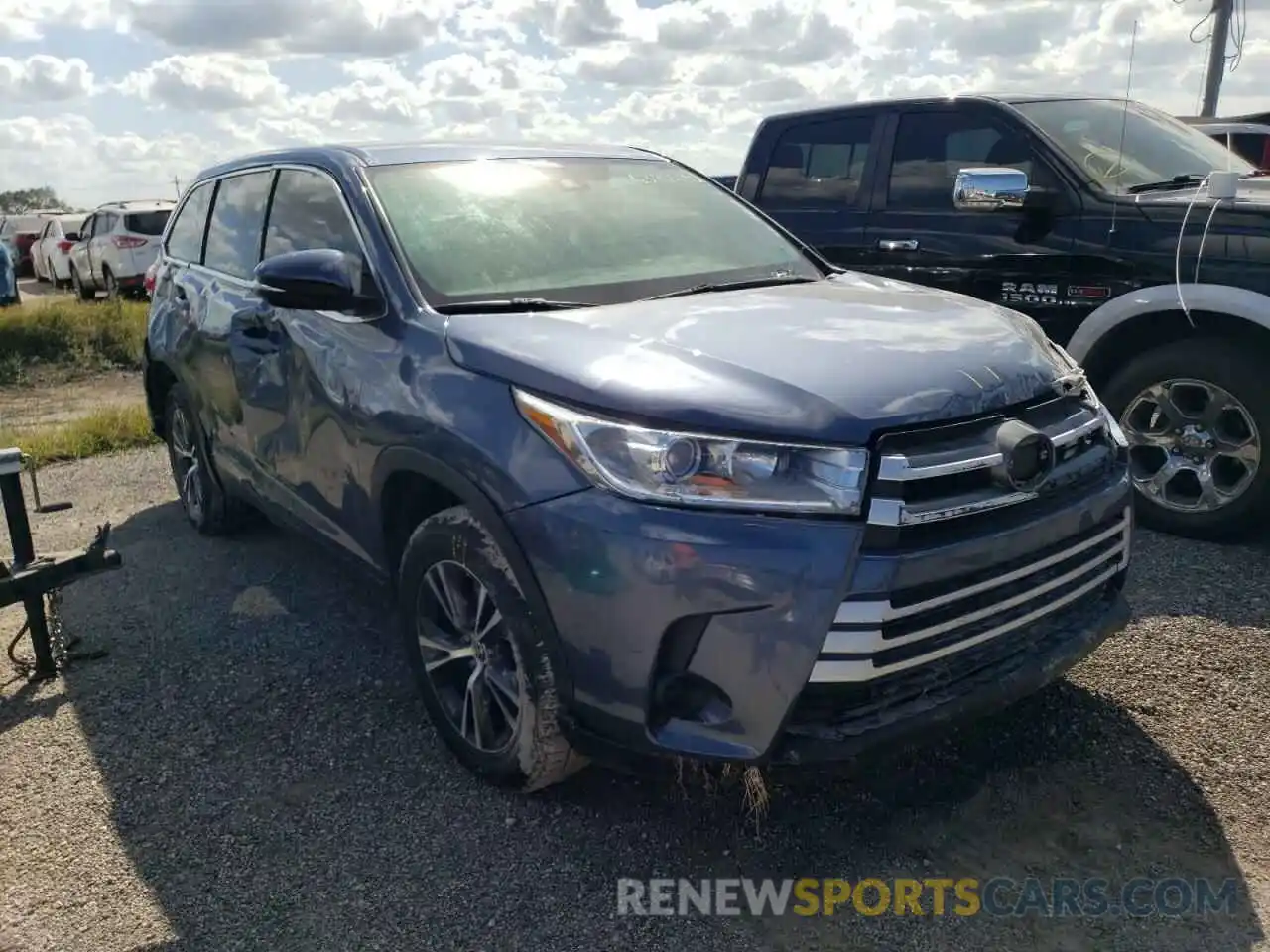 1 Photograph of a damaged car 5TDZARFH6KS061231 TOYOTA HIGHLANDER 2019