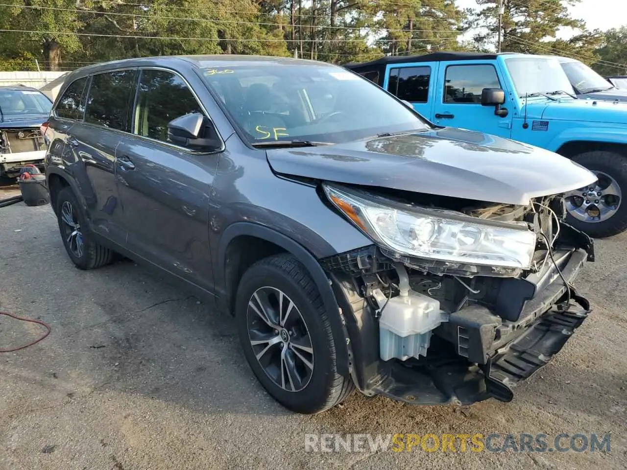 4 Photograph of a damaged car 5TDZARFH7KS041988 TOYOTA HIGHLANDER 2019