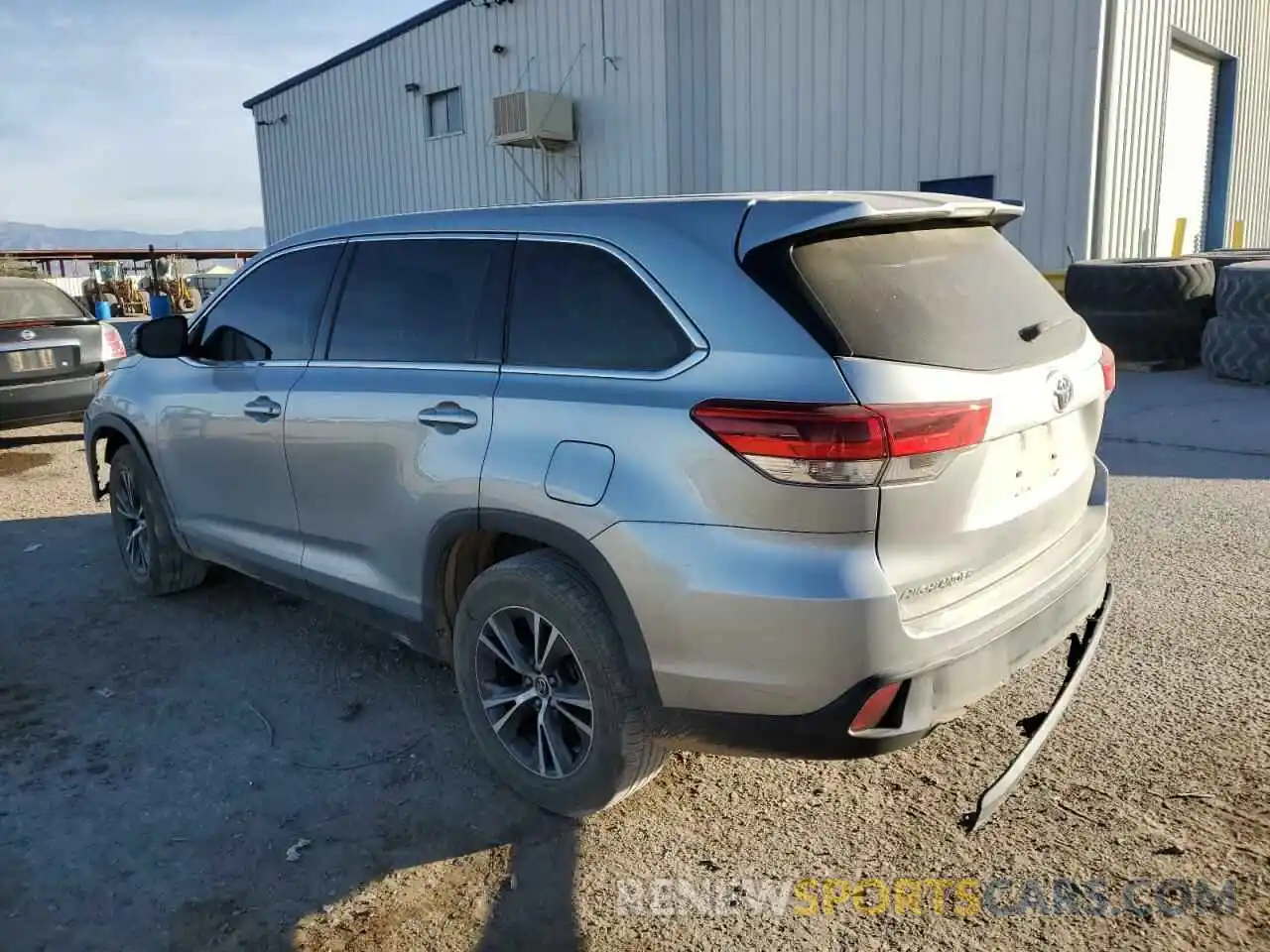 2 Photograph of a damaged car 5TDZARFH7KS045121 TOYOTA HIGHLANDER 2019