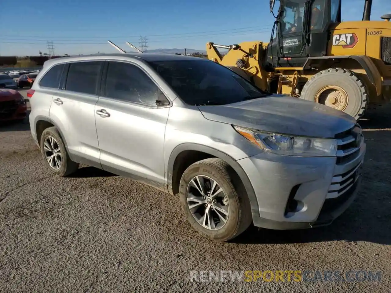 4 Photograph of a damaged car 5TDZARFH7KS045121 TOYOTA HIGHLANDER 2019