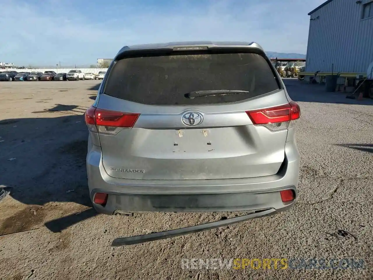 6 Photograph of a damaged car 5TDZARFH7KS045121 TOYOTA HIGHLANDER 2019