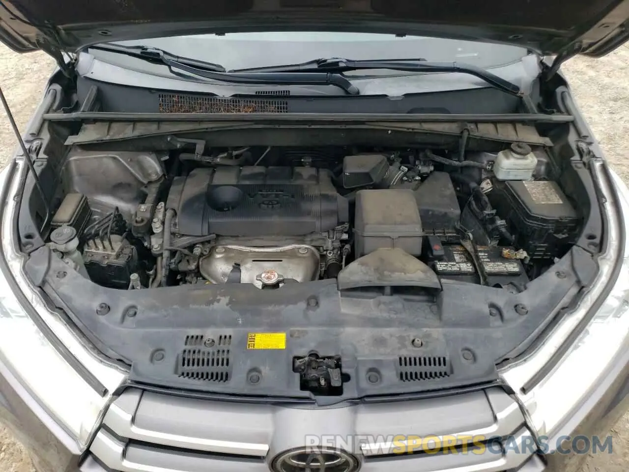 12 Photograph of a damaged car 5TDZARFH7KS049069 TOYOTA HIGHLANDER 2019