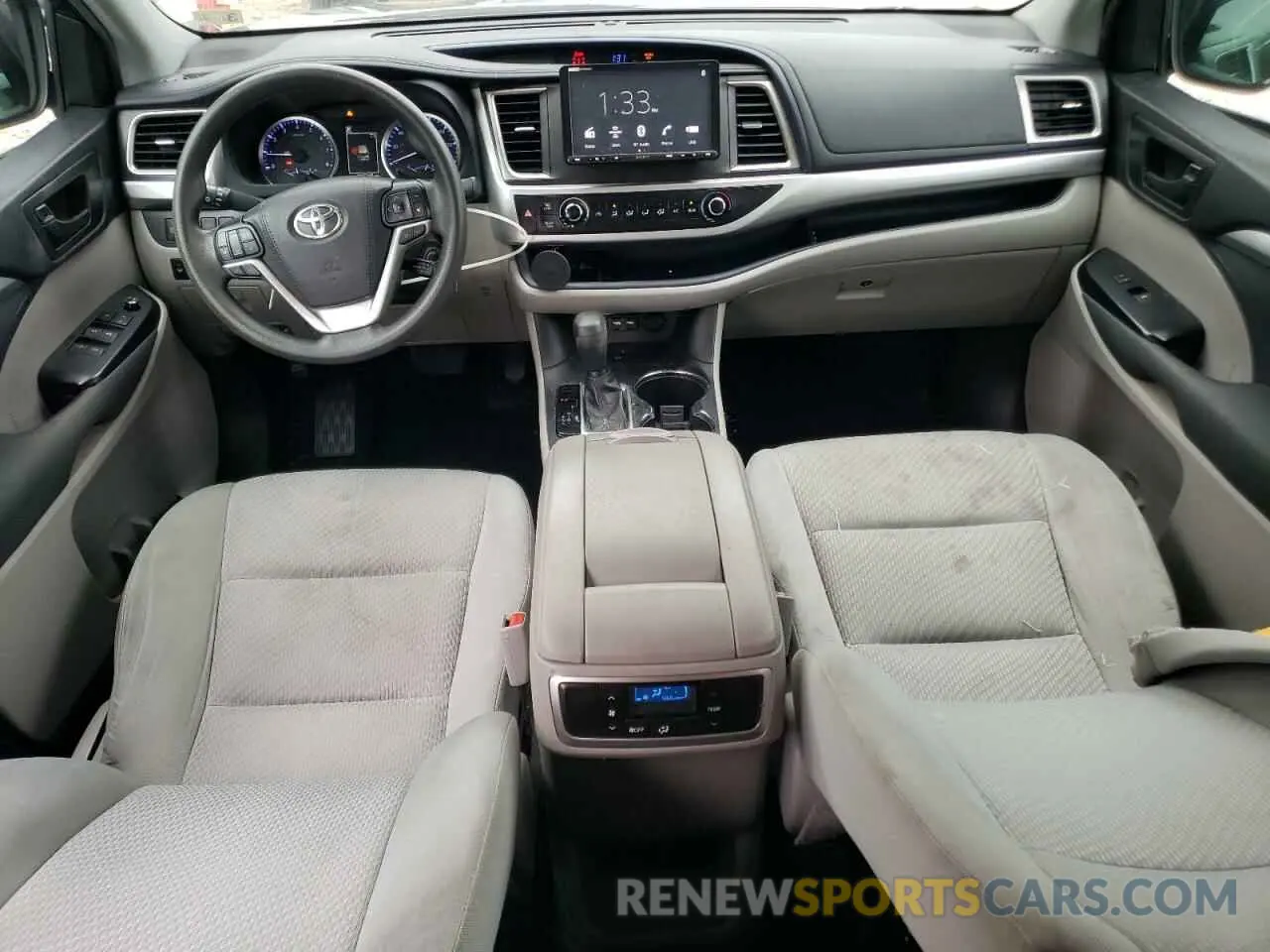 8 Photograph of a damaged car 5TDZARFH7KS049069 TOYOTA HIGHLANDER 2019