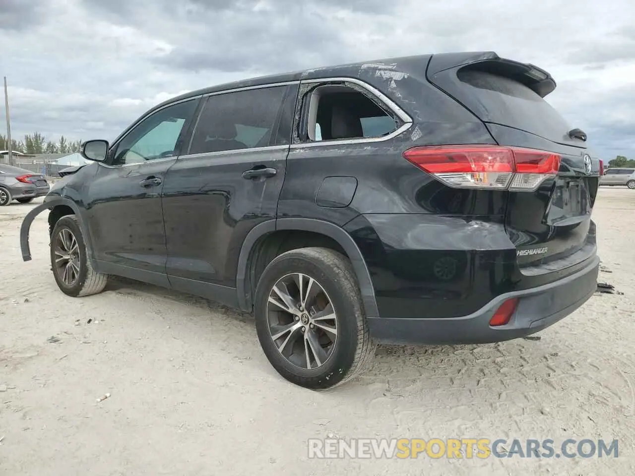 2 Photograph of a damaged car 5TDZARFH7KS049699 TOYOTA HIGHLANDER 2019