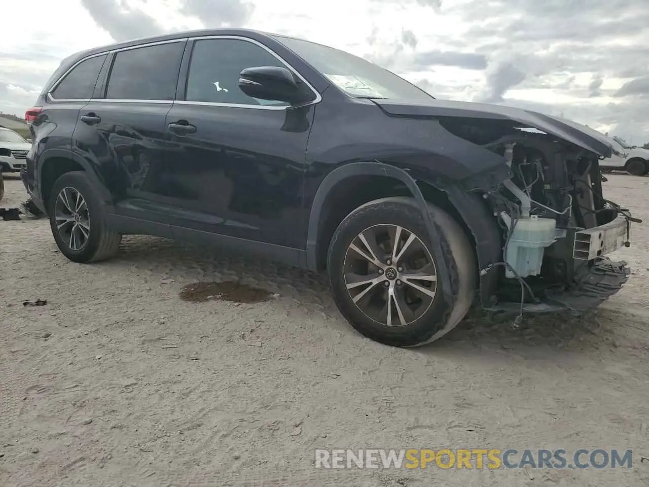4 Photograph of a damaged car 5TDZARFH7KS049699 TOYOTA HIGHLANDER 2019