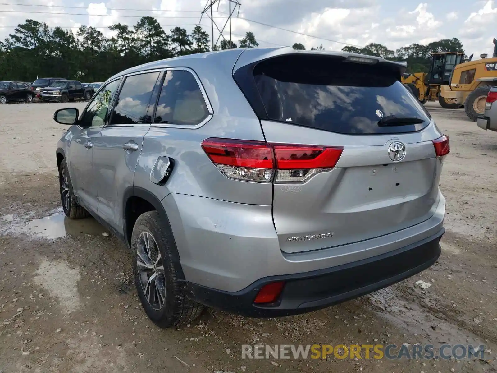 3 Photograph of a damaged car 5TDZARFH7KS054188 TOYOTA HIGHLANDER 2019