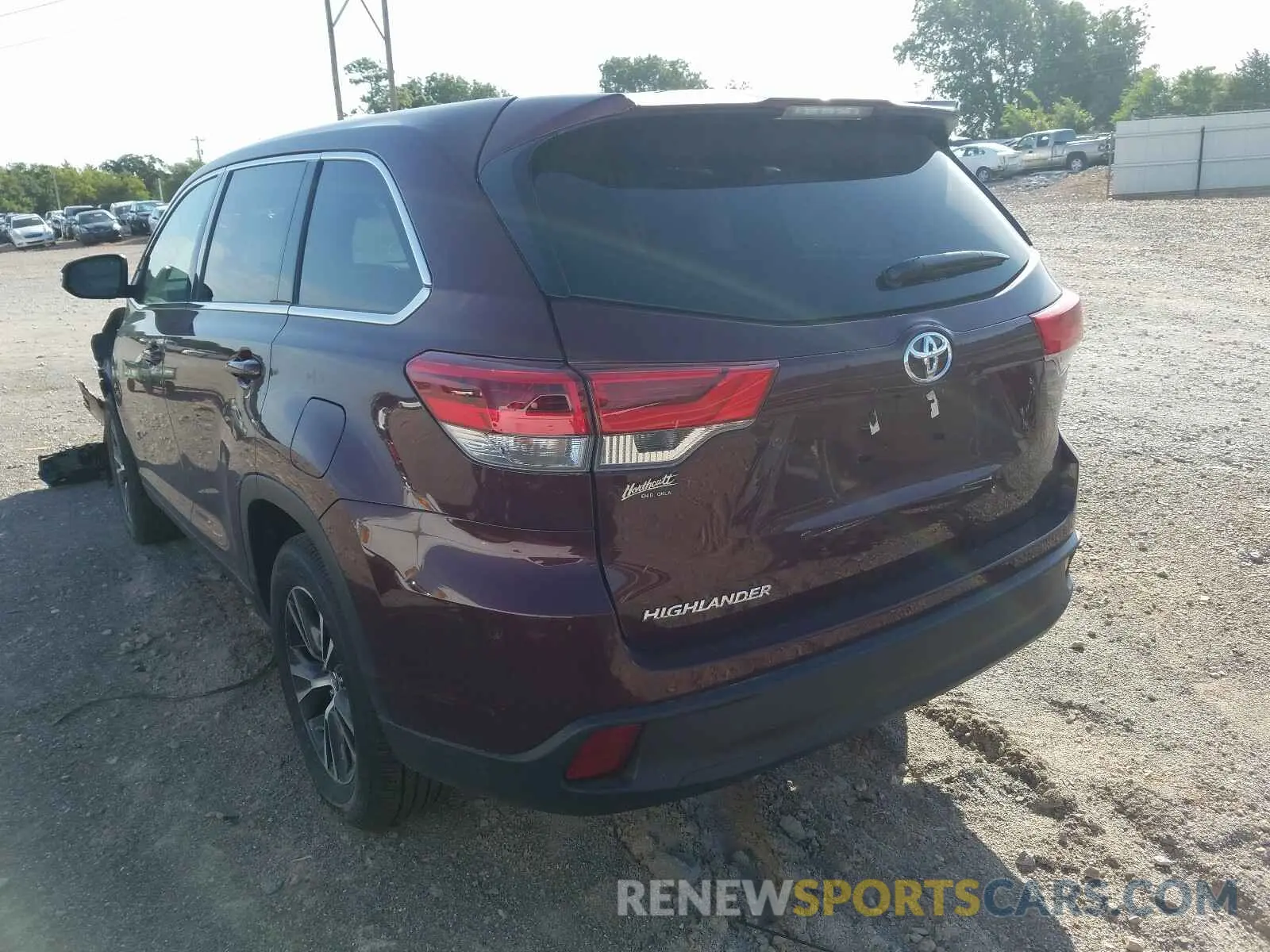 3 Photograph of a damaged car 5TDZARFH7KS057219 TOYOTA HIGHLANDER 2019