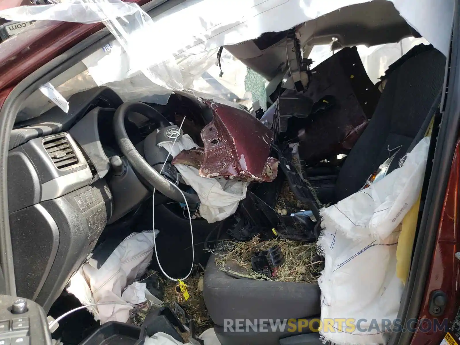 5 Photograph of a damaged car 5TDZARFH7KS060055 TOYOTA HIGHLANDER 2019