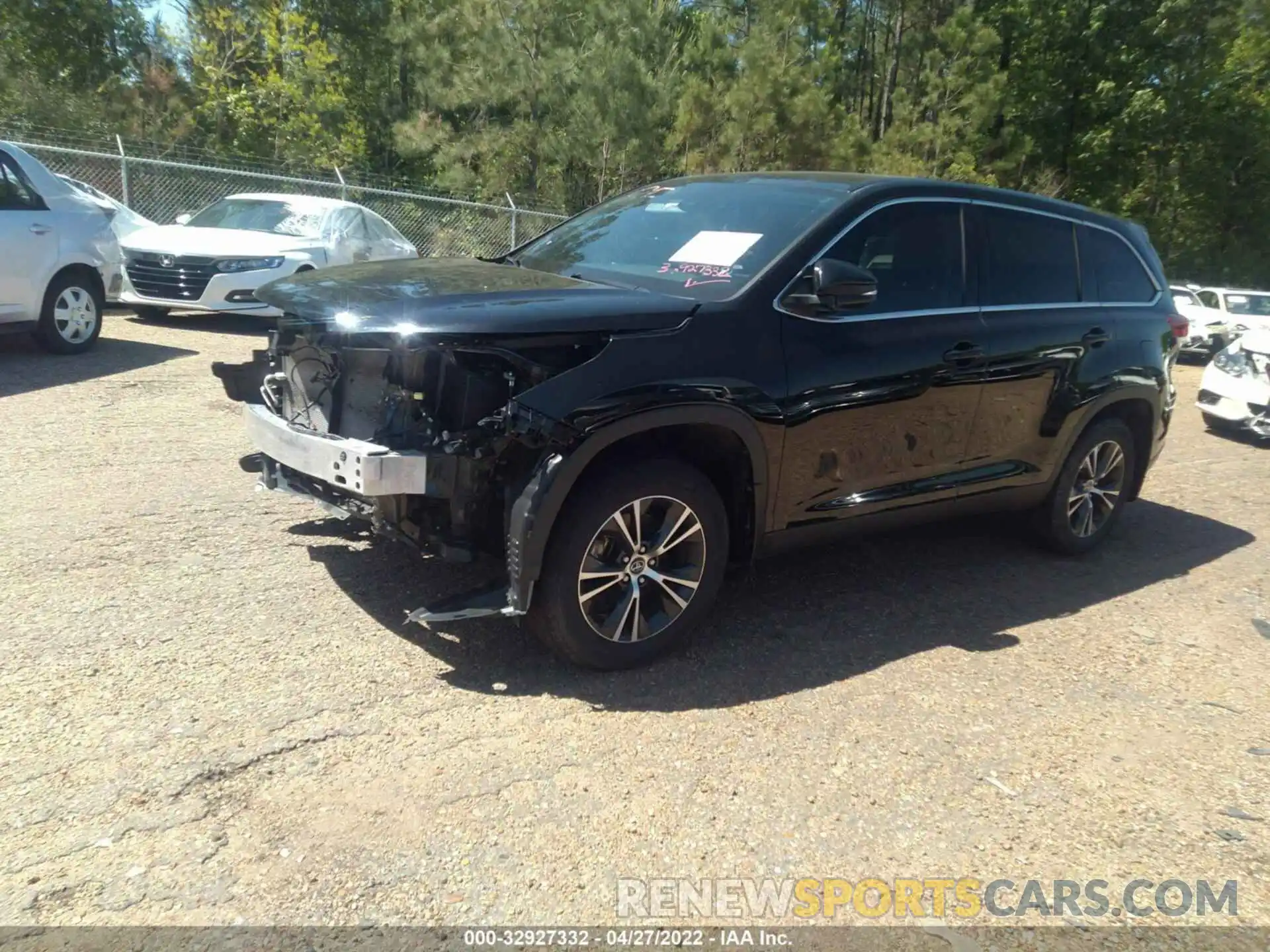 2 Photograph of a damaged car 5TDZARFH8KS041949 TOYOTA HIGHLANDER 2019