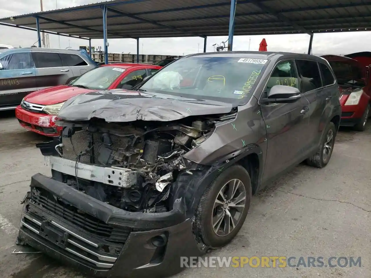 2 Photograph of a damaged car 5TDZARFH8KS042163 TOYOTA HIGHLANDER 2019