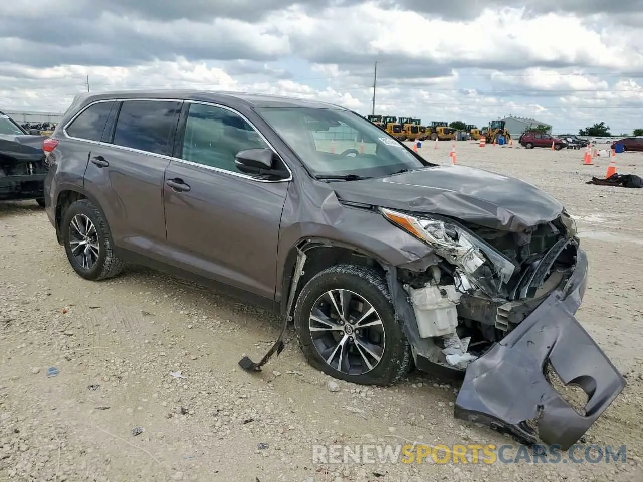 4 Photograph of a damaged car 5TDZARFH8KS044950 TOYOTA HIGHLANDER 2019