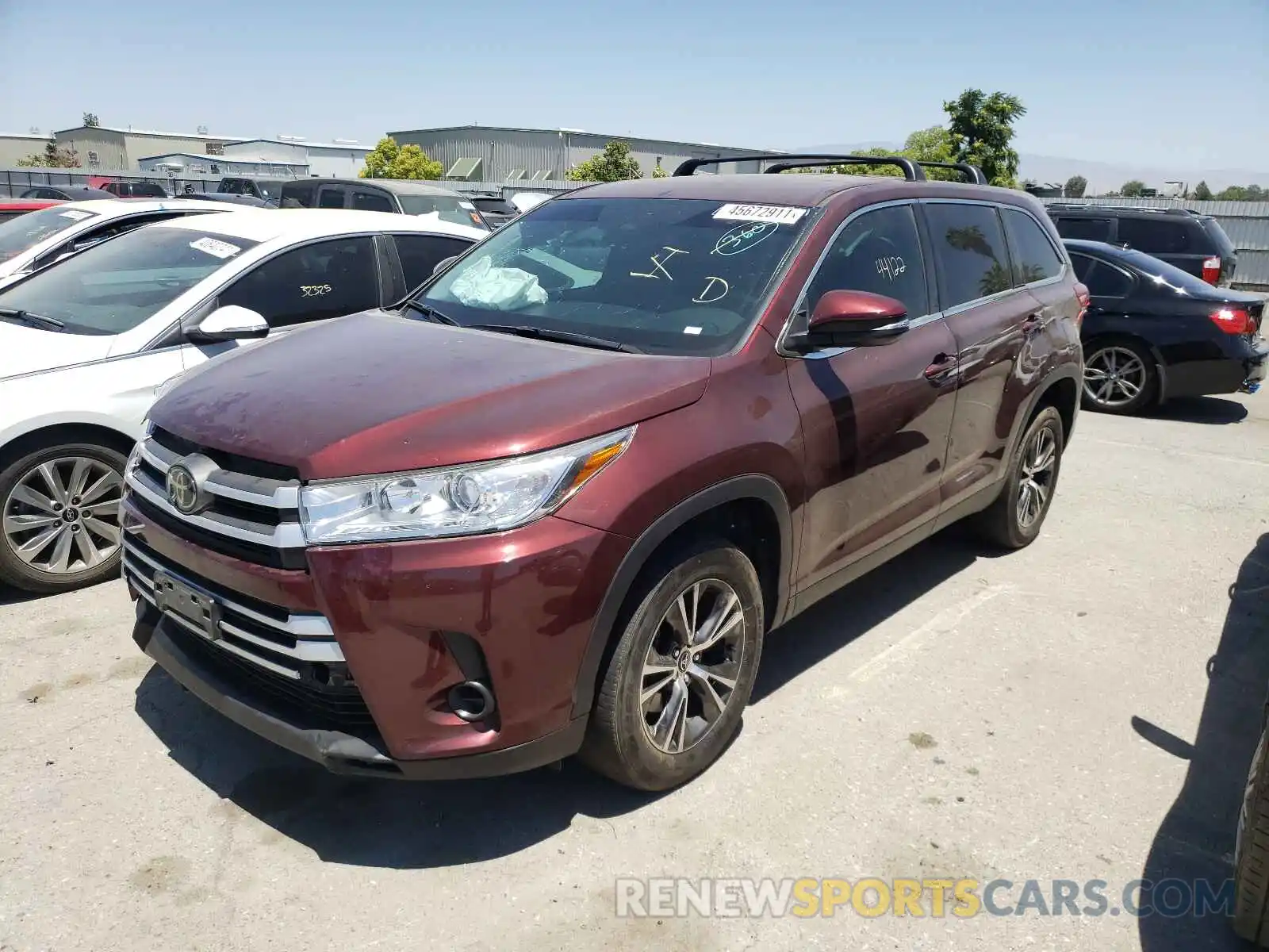 2 Photograph of a damaged car 5TDZARFH8KS045323 TOYOTA HIGHLANDER 2019