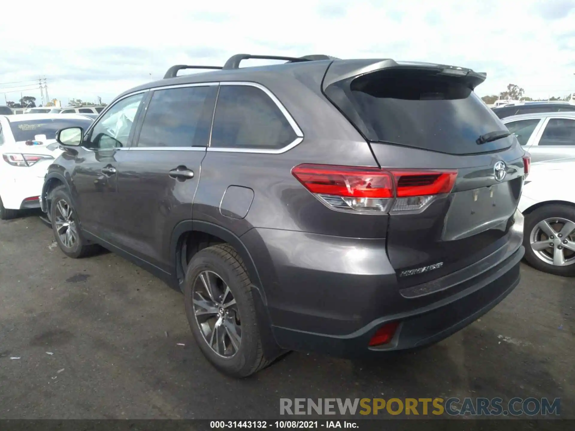 3 Photograph of a damaged car 5TDZARFH8KS045726 TOYOTA HIGHLANDER 2019