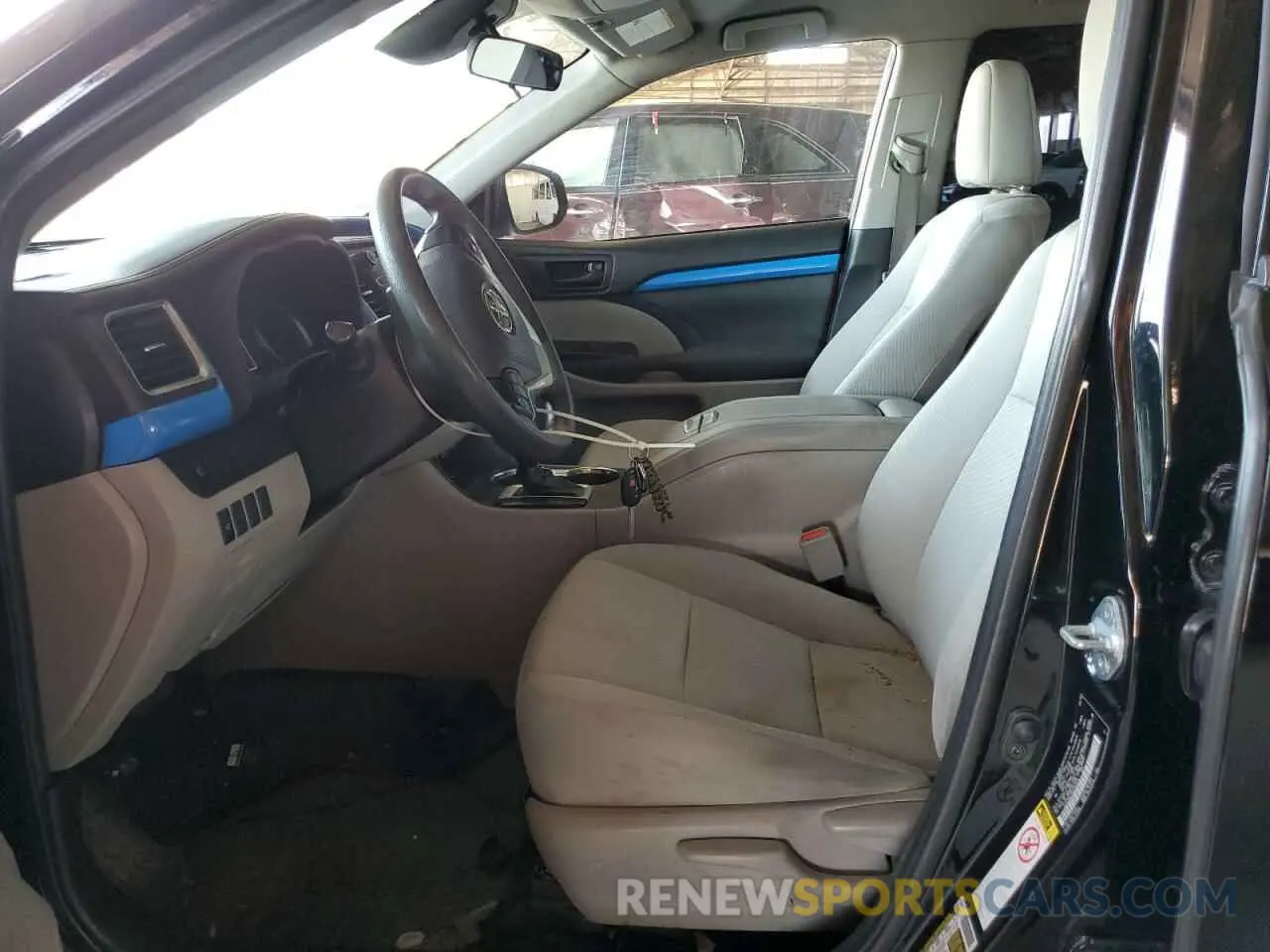 7 Photograph of a damaged car 5TDZARFH8KS049694 TOYOTA HIGHLANDER 2019
