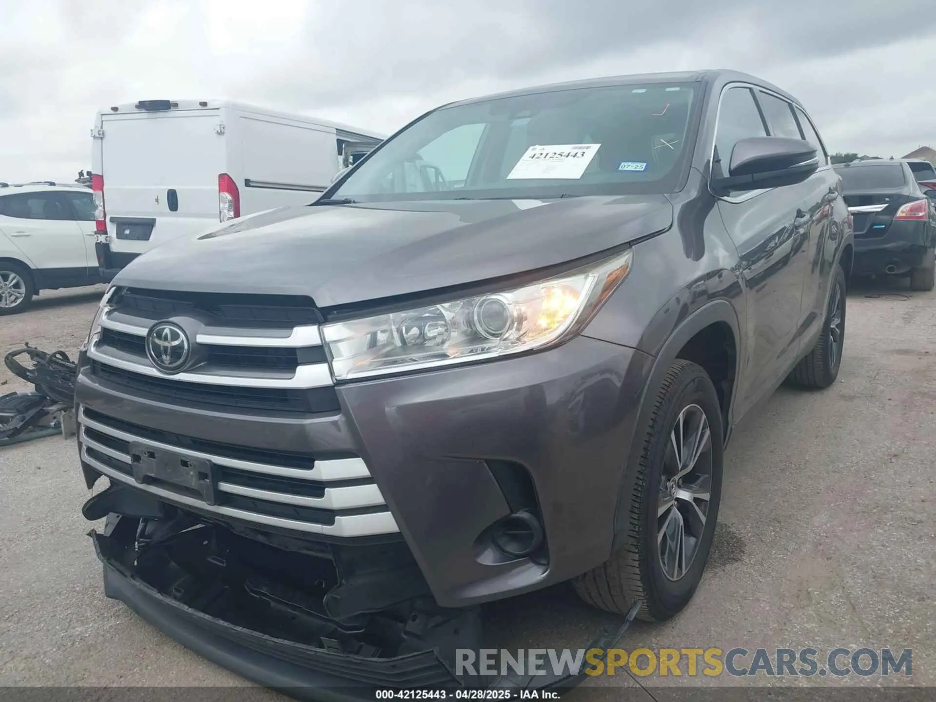 2 Photograph of a damaged car 5TDZARFH8KS055303 TOYOTA HIGHLANDER 2019