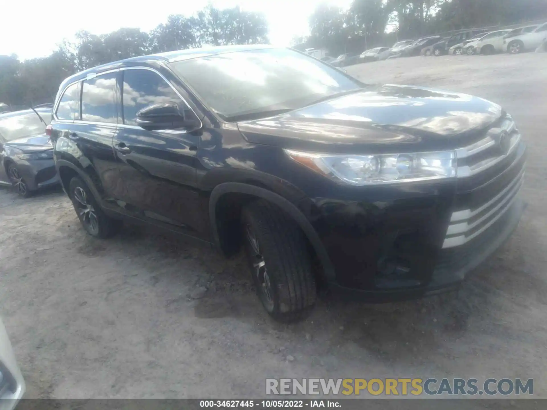 1 Photograph of a damaged car 5TDZARFH8KS058279 TOYOTA HIGHLANDER 2019