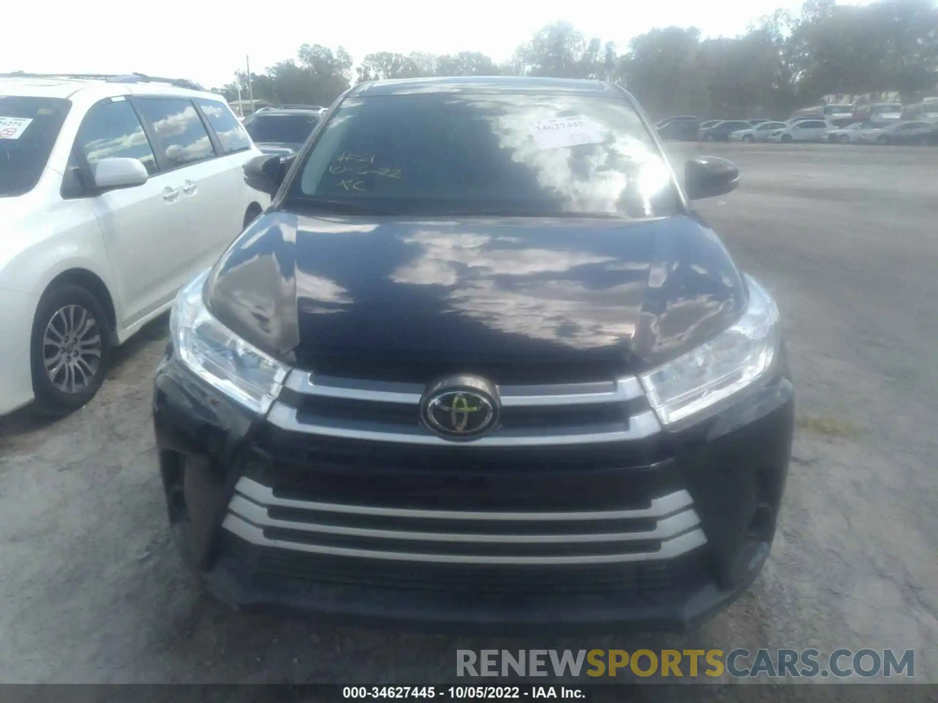 6 Photograph of a damaged car 5TDZARFH8KS058279 TOYOTA HIGHLANDER 2019