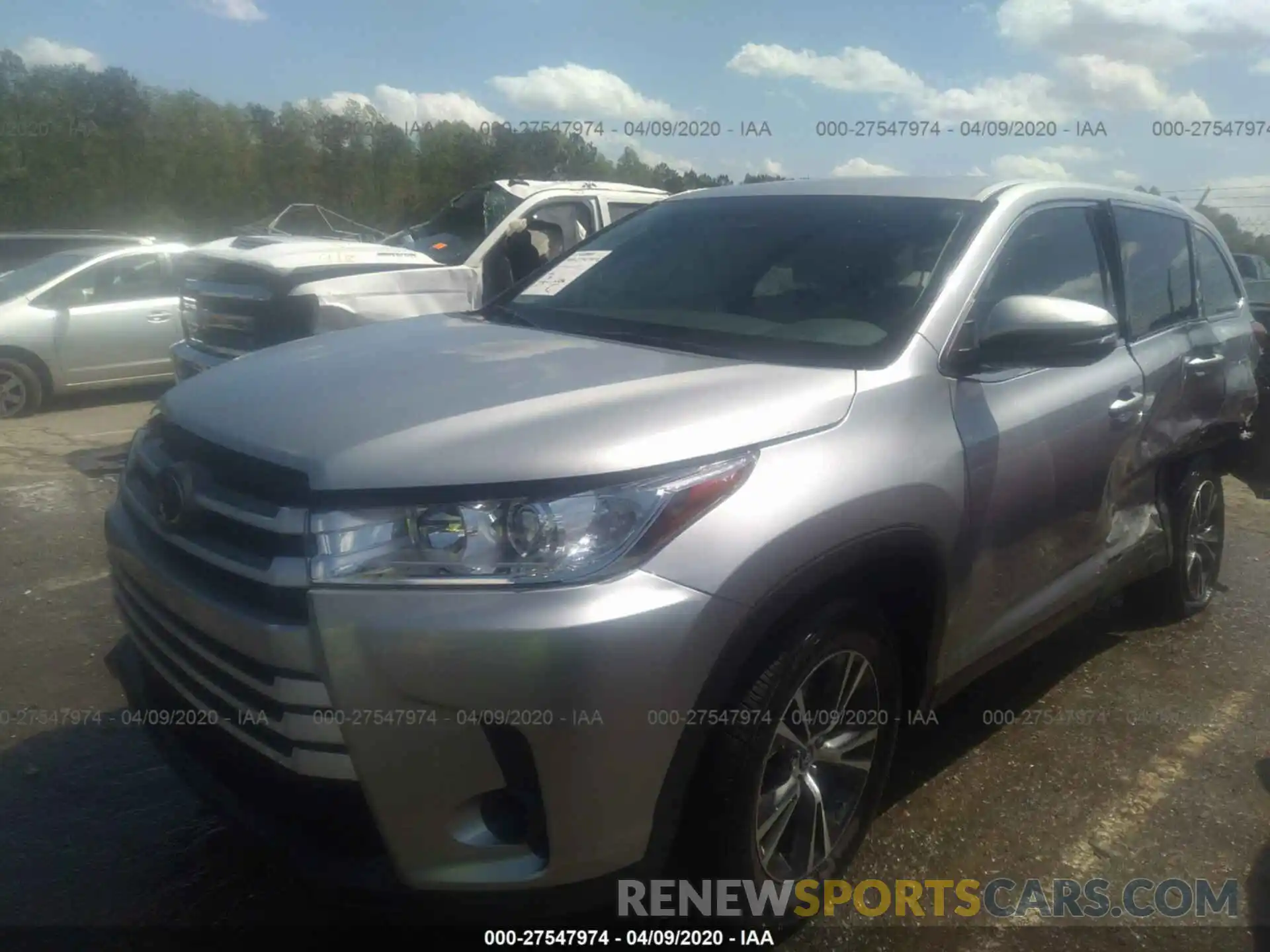 2 Photograph of a damaged car 5TDZARFH8KS059934 TOYOTA HIGHLANDER 2019