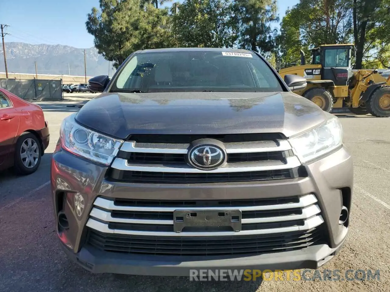 5 Photograph of a damaged car 5TDZARFH8KS061246 TOYOTA HIGHLANDER 2019
