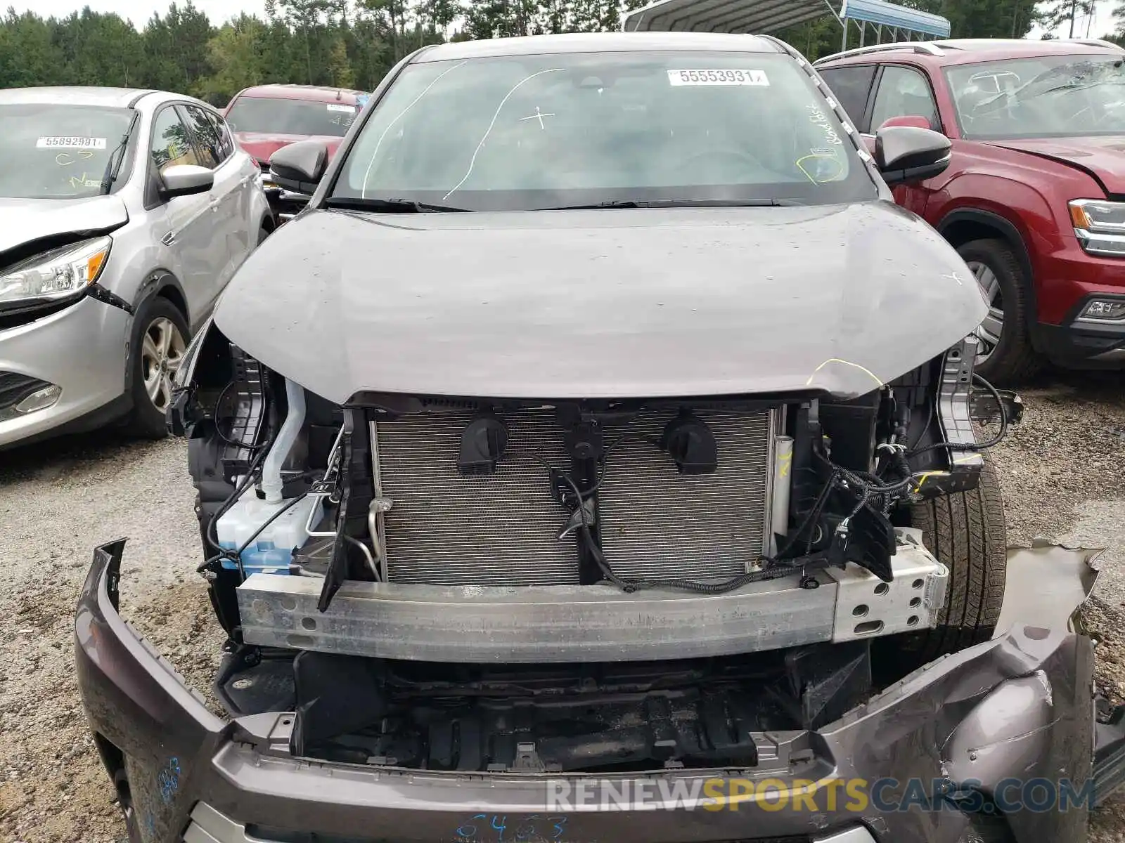 9 Photograph of a damaged car 5TDZARFH8KS061327 TOYOTA HIGHLANDER 2019